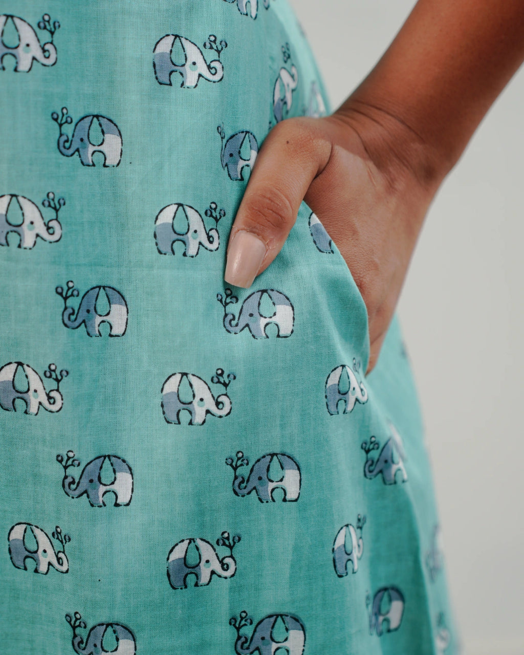 The Wanderer’s Print Dress (Short Sleeves) - Mint Safari