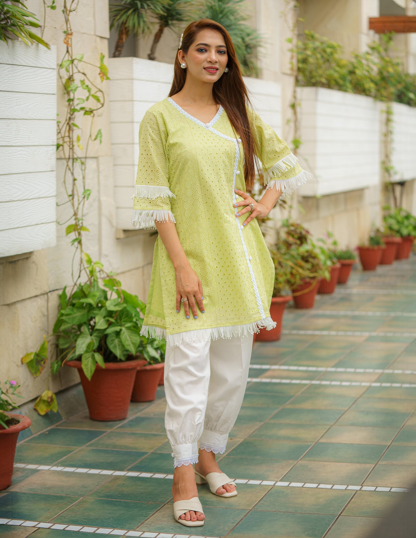 Verdant Charisma Hakoba Kurti